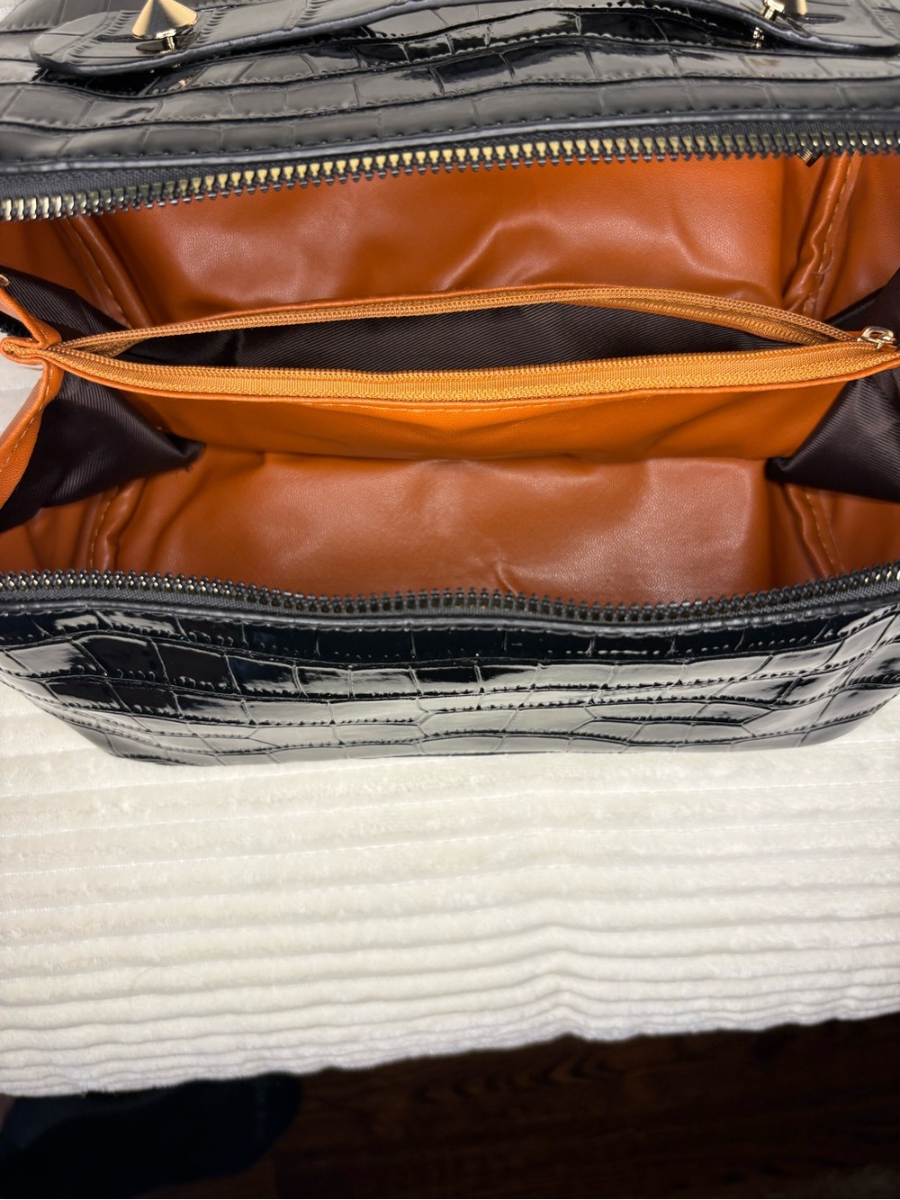 Black Croc-Embossed Cosmetic Case - Picture 5 of 7
